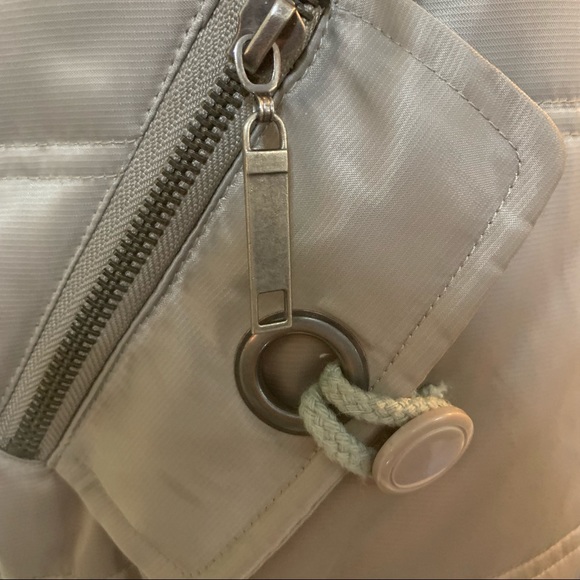 Refuge puffer vest - Picture 4 of 10